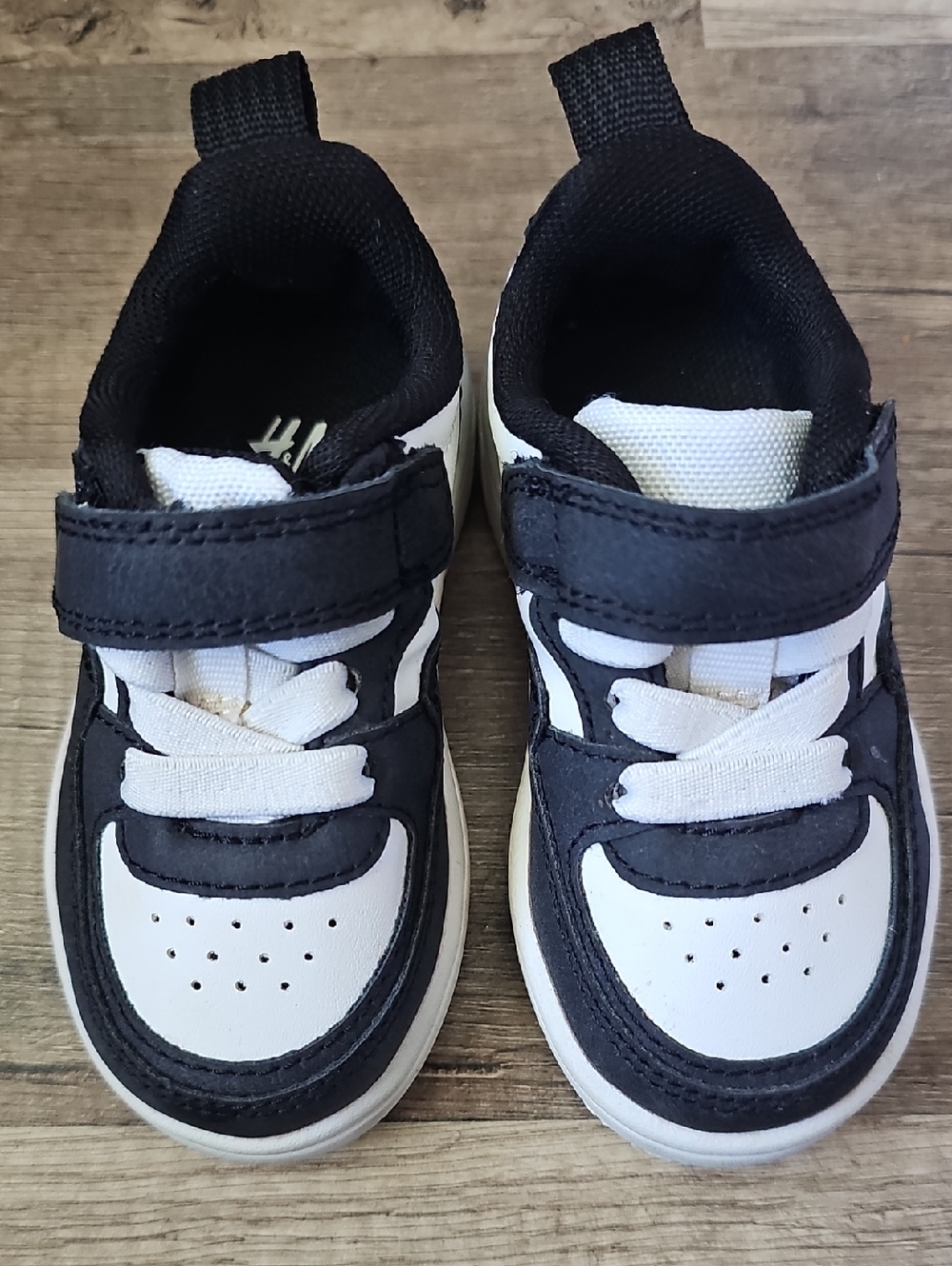 H&M kids unisex boy girl toddler sneakers shoes US 4/5